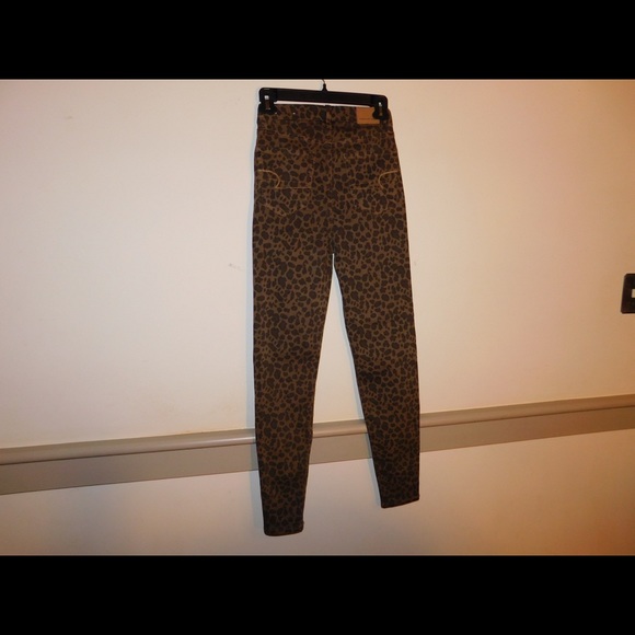 American Eagle Cheetah Print Skinny Jeans - Picture 2 of 2